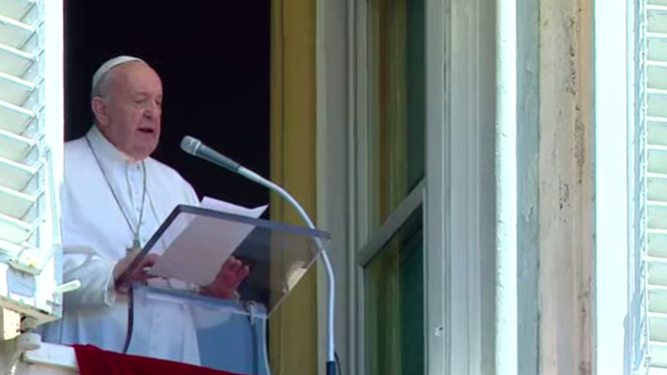 Francisco, en el Angelus