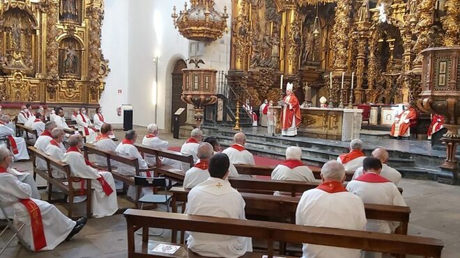Eucaristía homenaje a Mon. Jesús Fernández en Santiago de Compostela