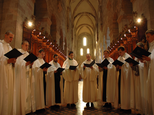 monjes-en-liturgia