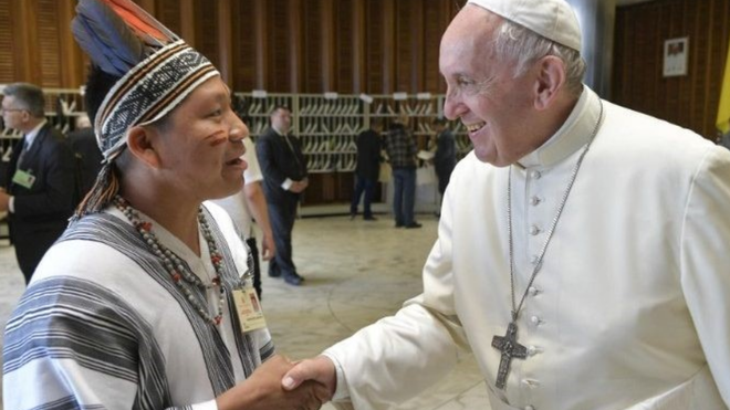 El Papa saluda a Delio Siticonatzi