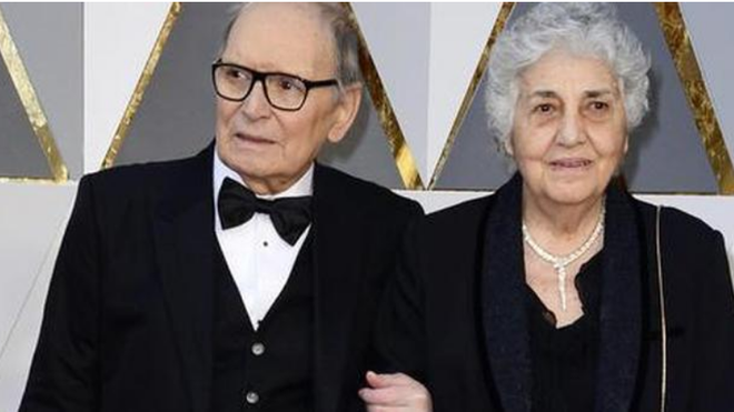 Morricone y su mujer