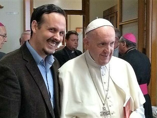 Mauricio López con el Papa Francisco