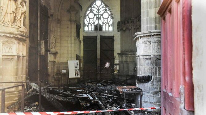 Un voluntario de la diócesis, detenido por el incendio en la catedral de Nantes