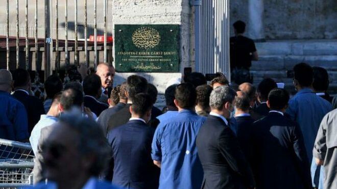 Erdogan descubre la placa de la Gran Mezquita de Santa Sofía