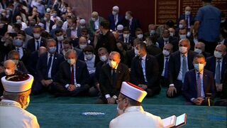 Erdogan, durante el rezo en Santa Sofía