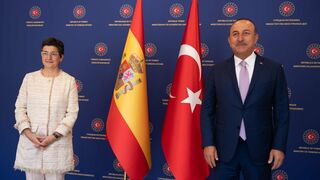 González Laya, con su homólogo turco