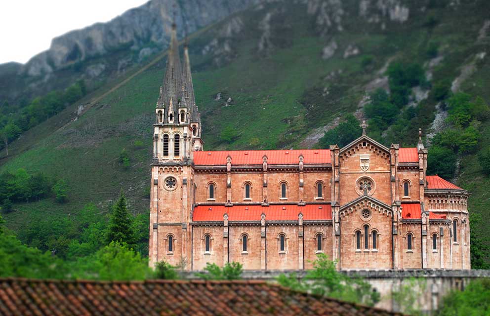 basilica-de-covadonga-cangas-de-onis