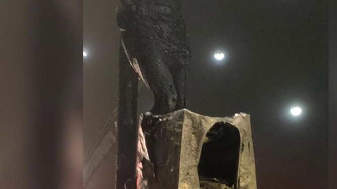 El sagrario y el Cristo incendiado