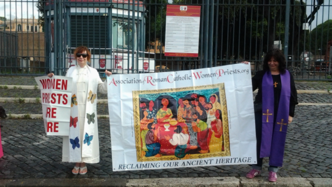 Mujeres presbíteras