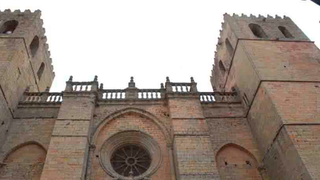 Exterior de la catedral de Sigüenza