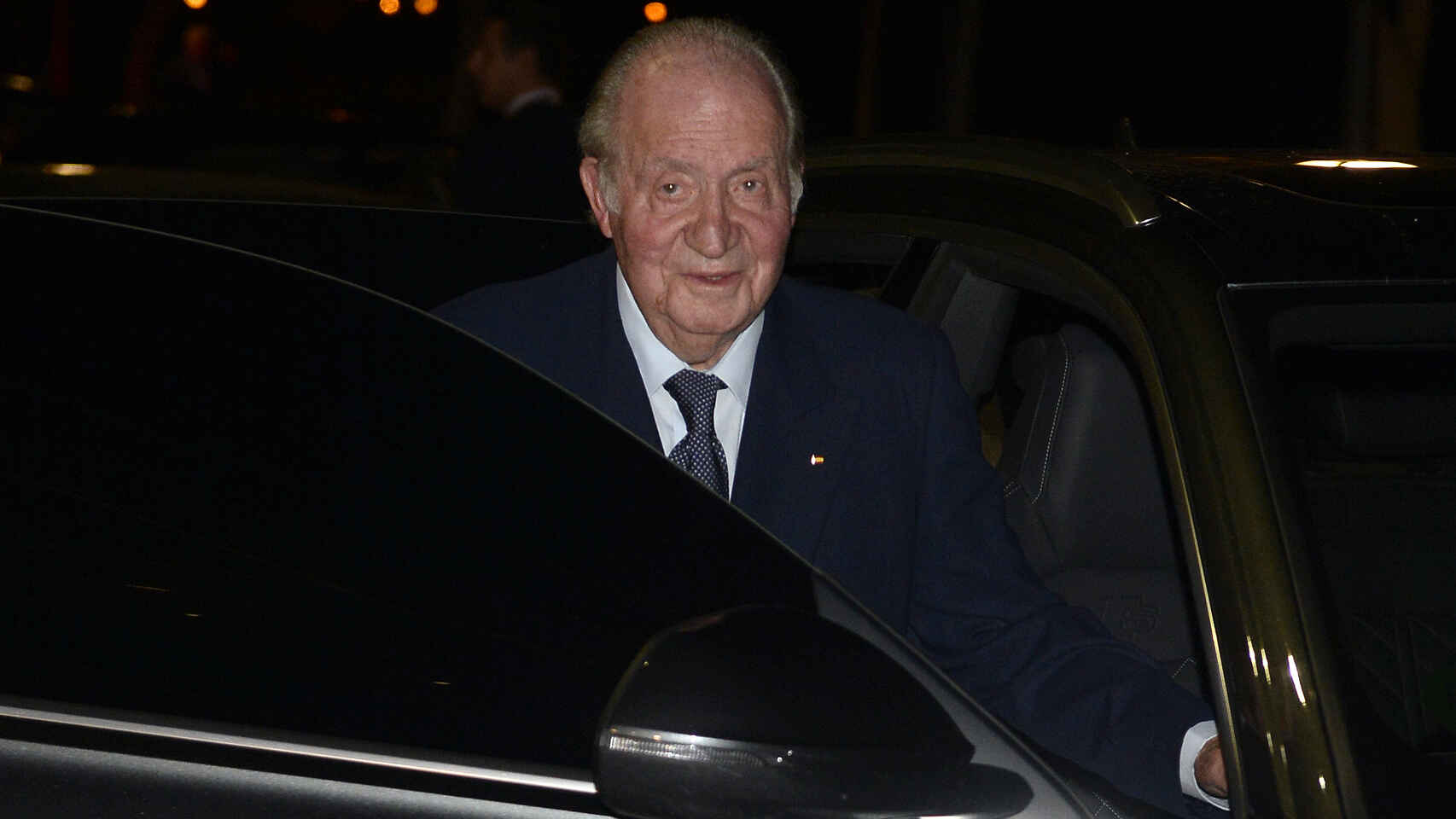 El rey Don Juan Carlos trasladó a Felipe VI su decisión