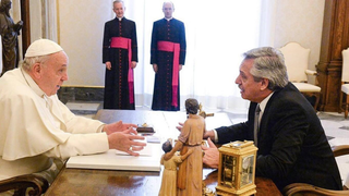 Francisco y Alberto Fernández en el Vaticano