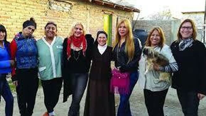 Mónica Astorga, con sus chicas 'trans'