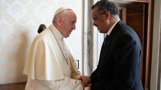 Francisco, con el director general de la OMS