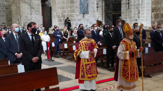 Blázquez y Argüello, durante el funeral por las víctimas del Covid-19 en Valladolid
