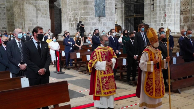 Blázquez y Argüello, durante el funeral por las víctimas del Covid-19 en Valladolid