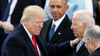 Biden y Trump, junto a Obama