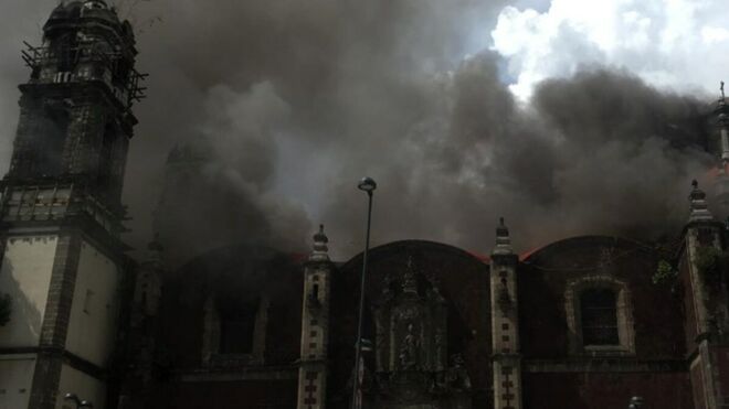 Controlado el incendio en la iglesia de Santa Veracruz, fundada en México por Hernán Cortés