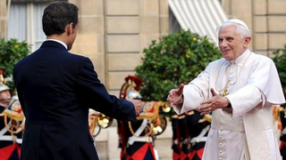 Benedicto y Sarkozy