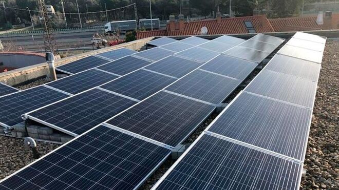 Placas solares en la parroquia de la Virgen del Camino