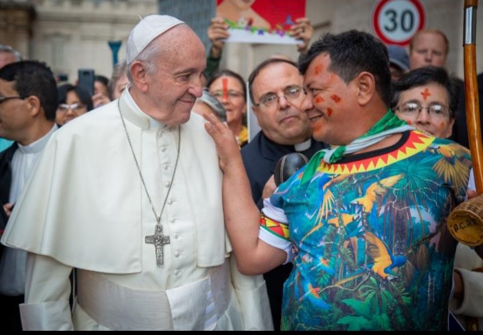 Ney-Valente-com-o-Papa-Francisco-em-Roma_Arquivo-pessoal-3