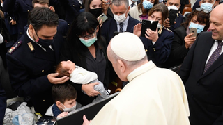 El Papa recibe a los agentes y sus familias