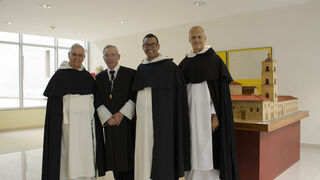 Leal recorre museo universitario san geronimo con dominicos