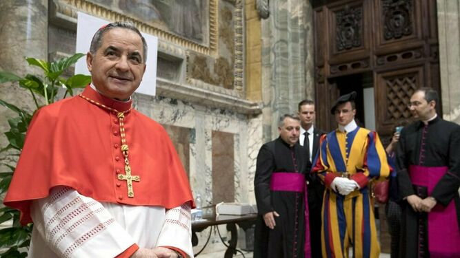 Perlasca, la 'mano derecha' de Becciu, 'garganta profunda' de la investigación vaticana