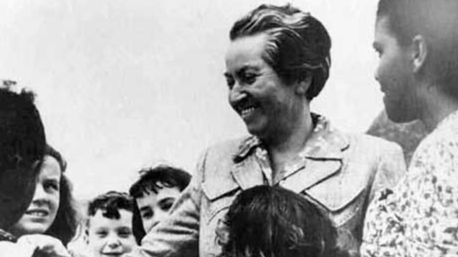 Gabriela Mistral, poeta y maestra
