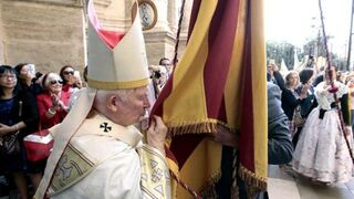 Cañizares besa la Real Senyera