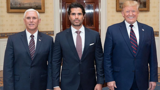 Eduardo Verástegui, en el centro