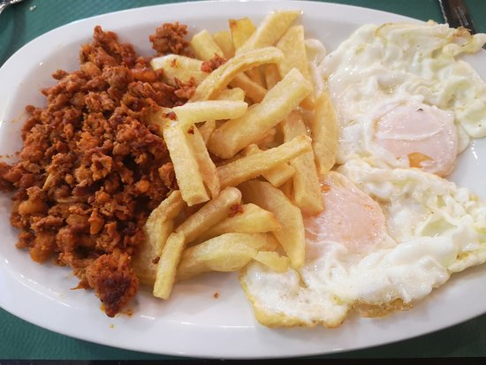 picadillo-con-huevos