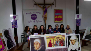 Revuelta de mujeres en la Iglesia