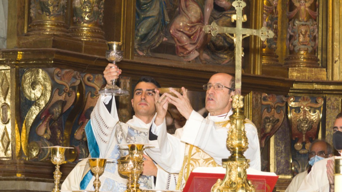 El obispo y el nuevo diácono