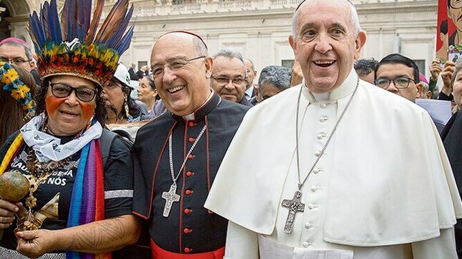 Cardenal Barreto con el Papa Francisco en el Sínodo de la Amazonía