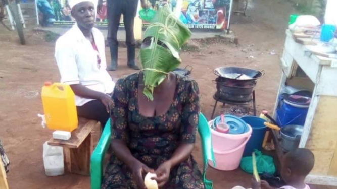 Mascarilla improvisada de los pobres
