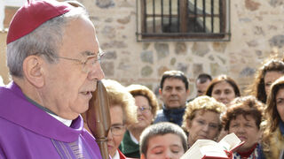 Antonio Algora con su gente