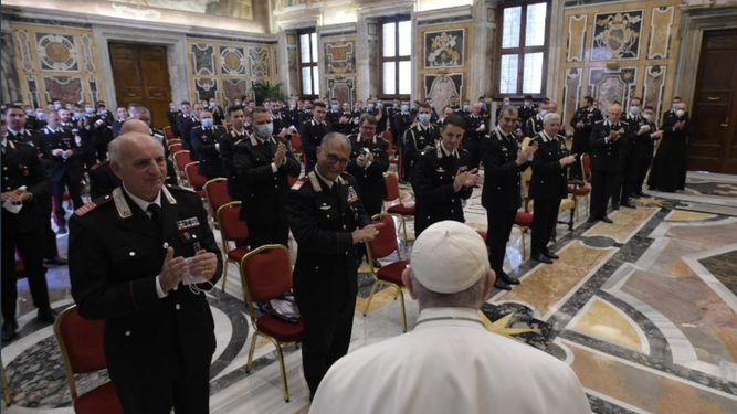 Papa y Carabineros