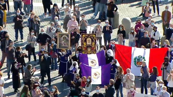 Peruanos en el ángelus