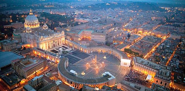 Saint_Peter's_Square_airview