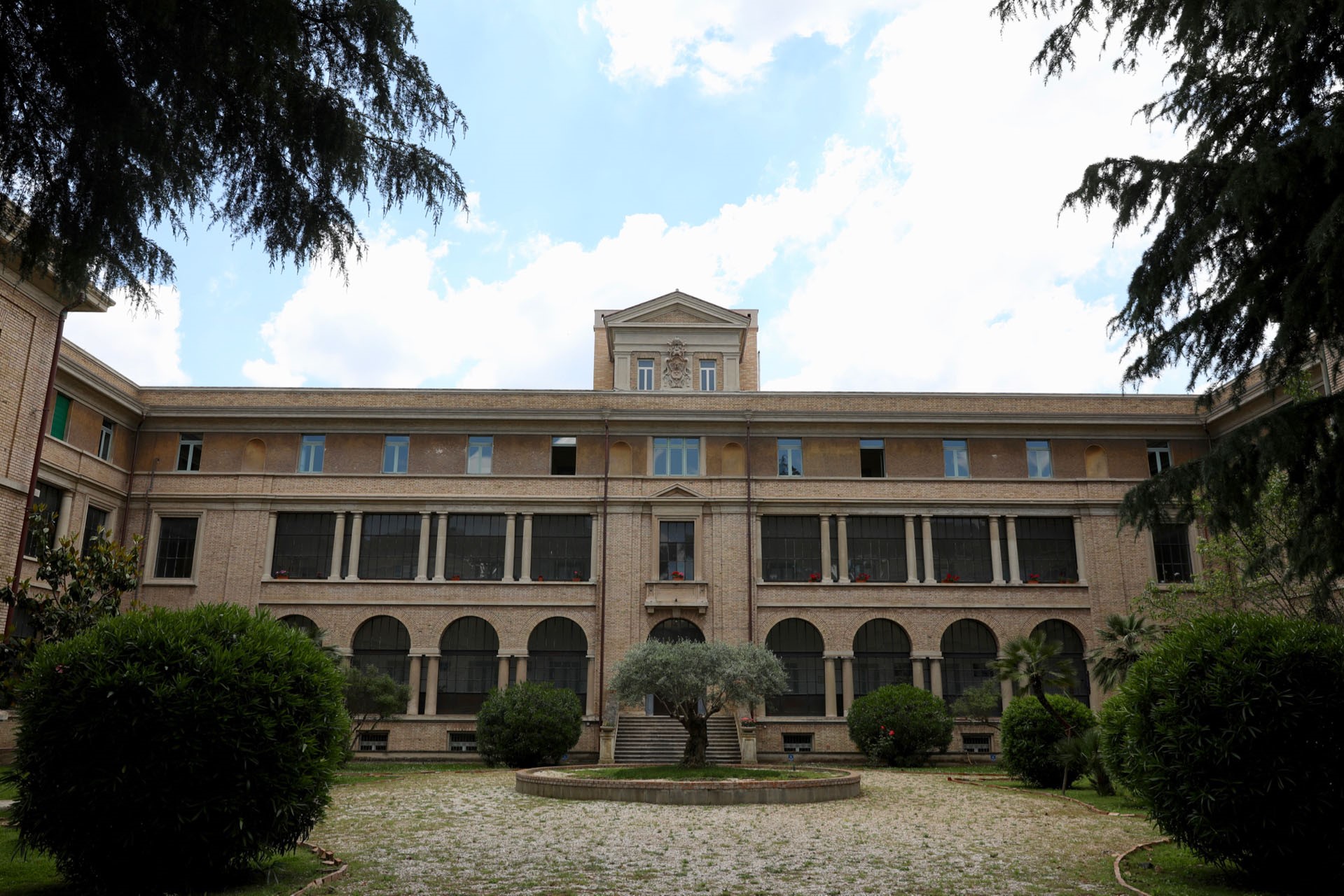 Fachada Pontificio Collegio Pio Brasiliano