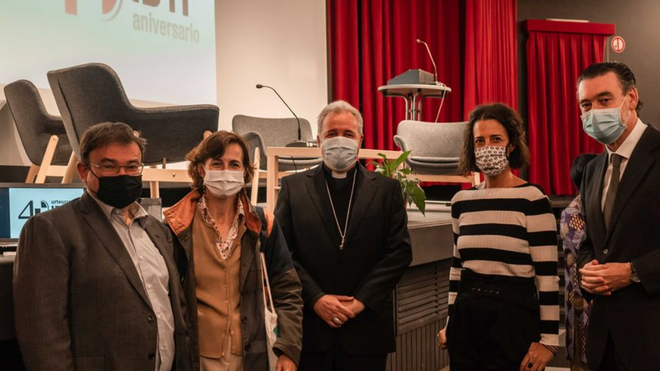 Iceta y otros asistentes al 40º aniversario del Instituto diocesano de Teología y Pastoral (IDTP)