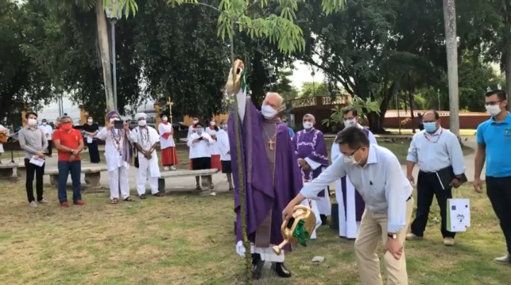 Día de los Difuntos en la catedral de Manaos