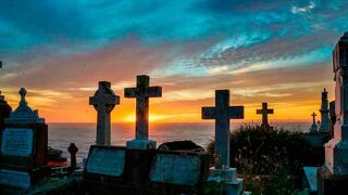 Un cementerio frente al mar