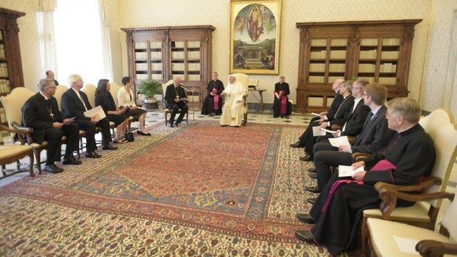 Francisco y la delegación alemana