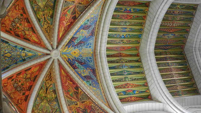 Techos de la catedral de la Almudena, obra de José Luis Galicia