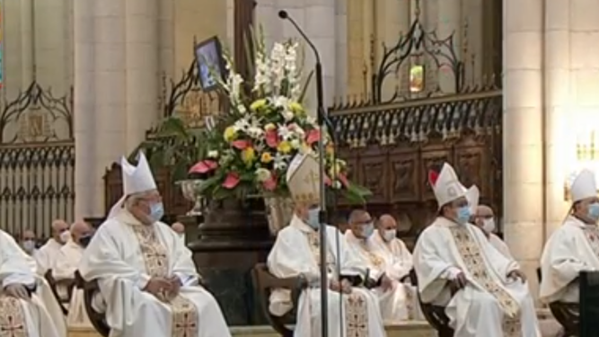Obispos en la Almudena