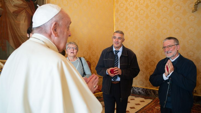 Bergoglio recibe a Maccalli