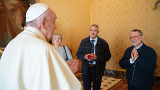 Bergoglio recibe a Maccalli