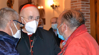 El Cardenal Carlos Osoro en el 'Hogar Santa Rita' en la Sierra de Madrid
